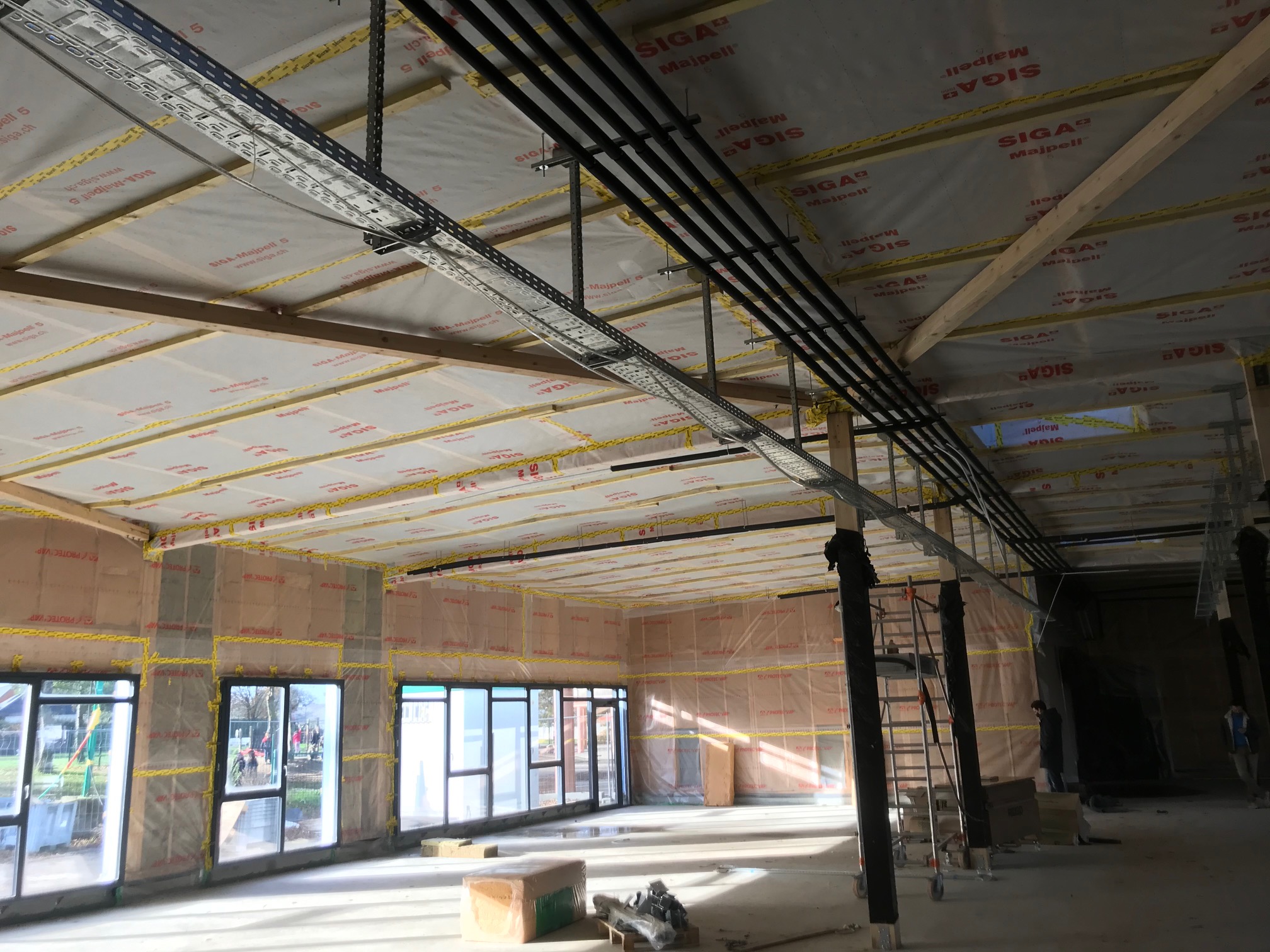 Membrane d'étanchéité à l'air et pare-vapeur pour plafond avant pose de plaques de plâtre